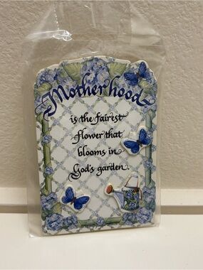 Motherhood Plaque - Blue Floral Vanity Accent